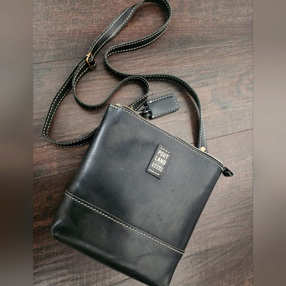 Black Leather Crossbody Ladie's Bag